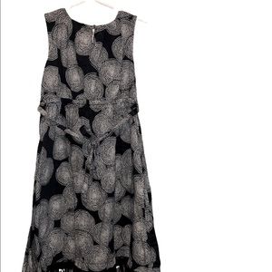 OLD Navy, black and white size 6-7 dress K119